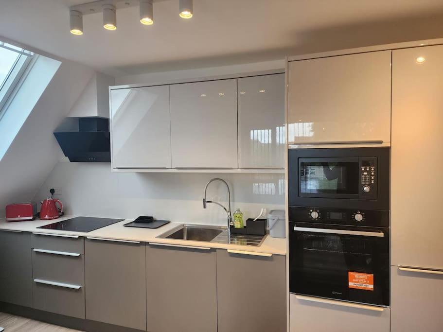 Paradigm Court, Brand New 1-Bedroom Flat Oxford Bagian luar foto
